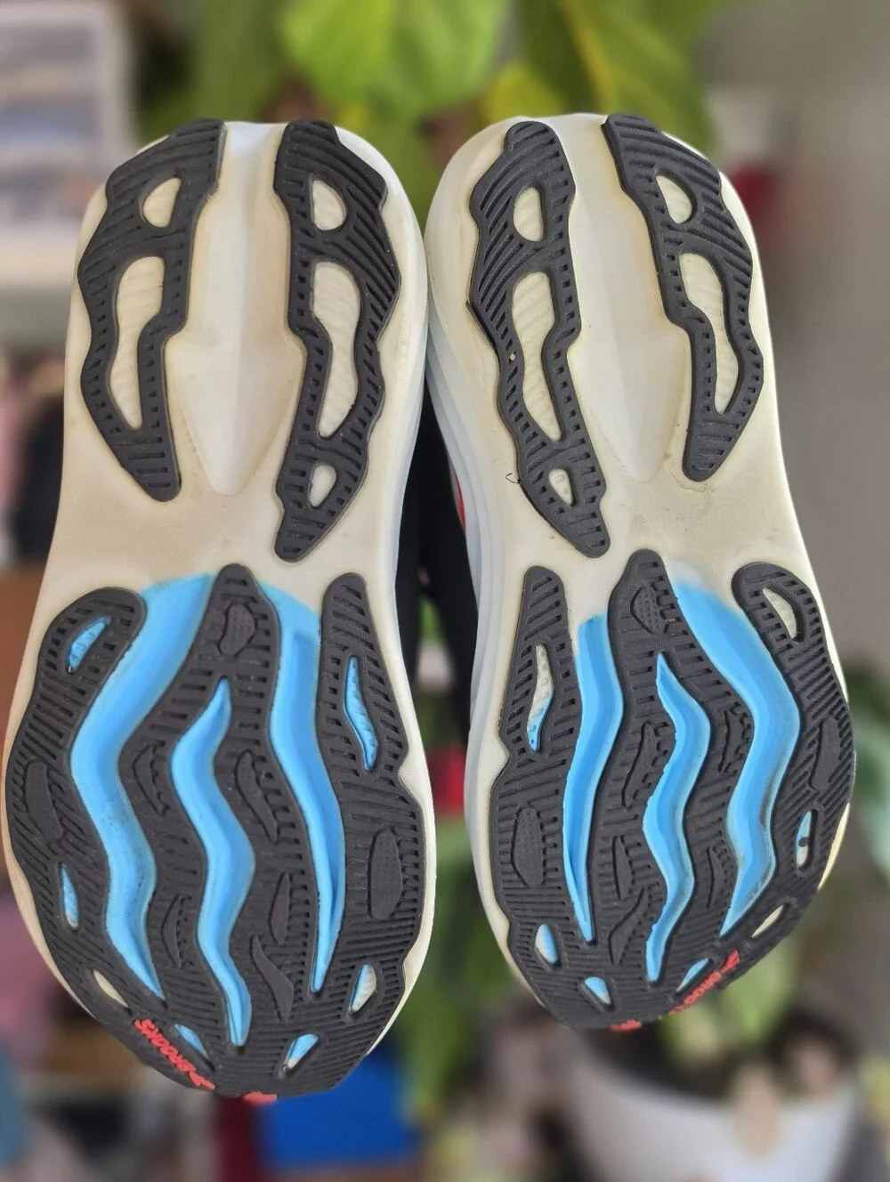 Brooks Glyserin Max Black Running Shoes - Lightweight Cushioned Trainer